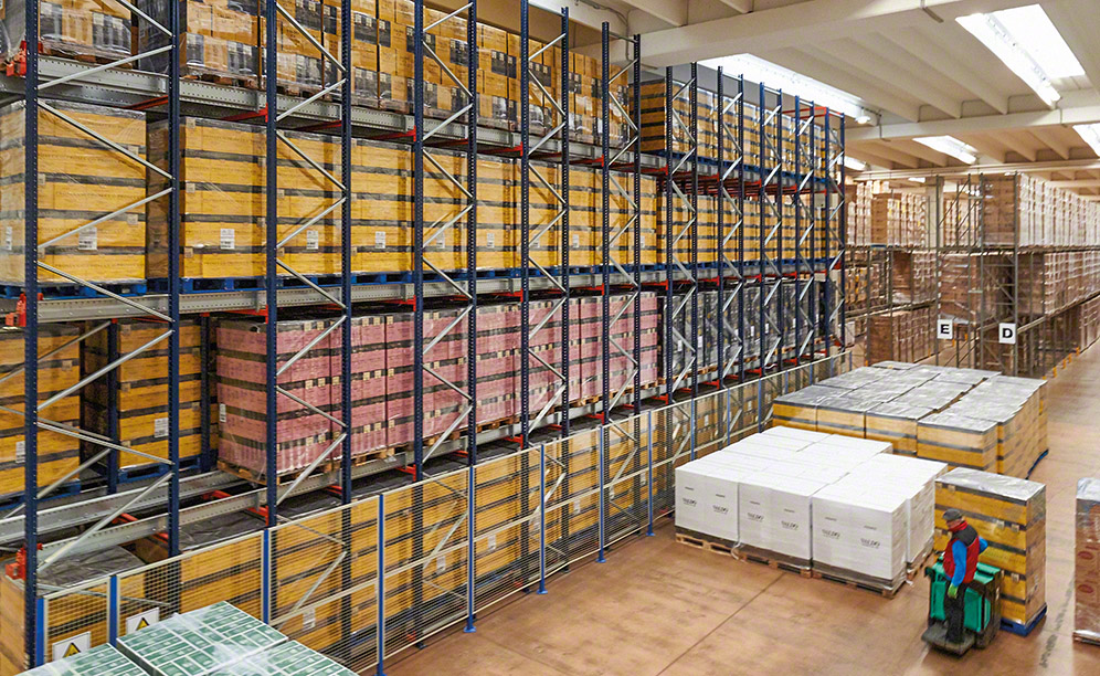 Depósito de gran capacidad de almacenaje del operador logístico Logistic Net